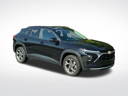 Used 2024 Chevrolet Trax LT FWD image 7