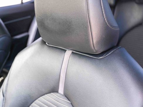 Used 2018 Toyota Camry SE w/ Moonroof Package FWD image 22