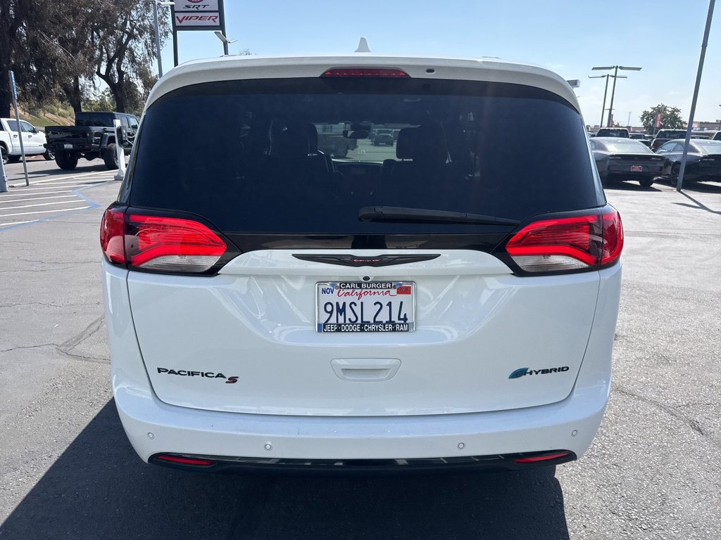 Certified 2020 Chrysler Pacifica Limited w/ Quick Oder Package 2EV RED-S FWD image 6