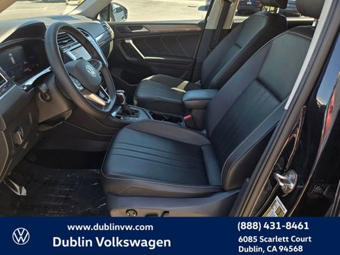 Certified 2022 Volkswagen Tiguan SE FWD image 16