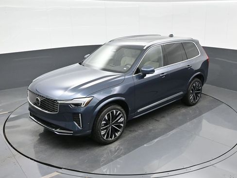 New 2026 Volvo XC90 B6 Plus w/ Protection Package Premier image 24