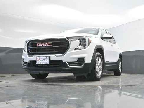Used 2024 GMC Terrain SLE AWD/4WD image 34
