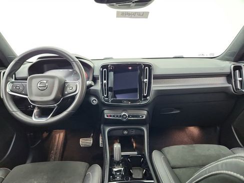 Certified 2022 Volvo XC40 T5 R-Design w/ Advanced Package image 27