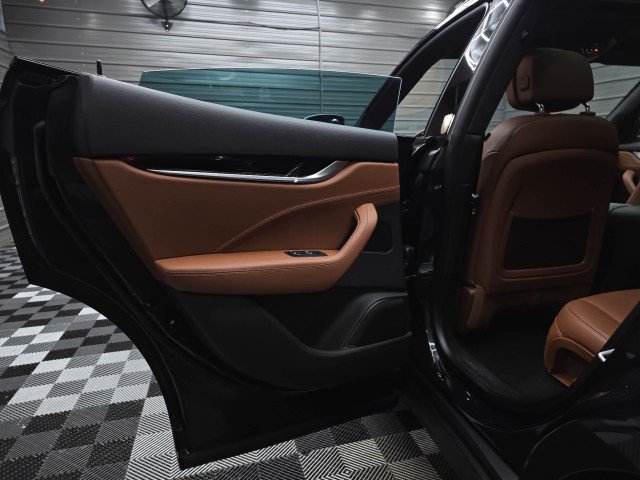 Used 2022 Maserati Levante GT AWD/4WD image 34