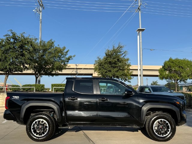 Used 2024 Toyota Tacoma TRD Off-Road AWD/4WD image 5