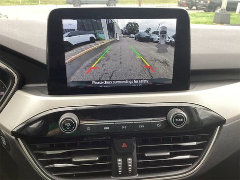 Used 2022 Ford Escape SE image 21