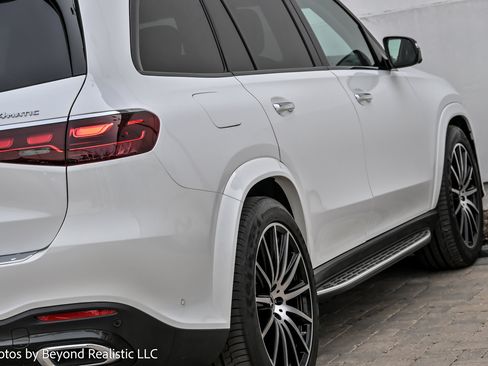 Used 2024 Mercedes-Benz GLS 450 4MATIC w/ AMG Line Exterior image 8