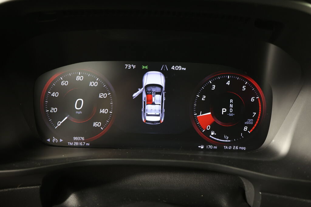 Used 2020 Volvo XC40 T5 R-Design AWD/4WD image 30