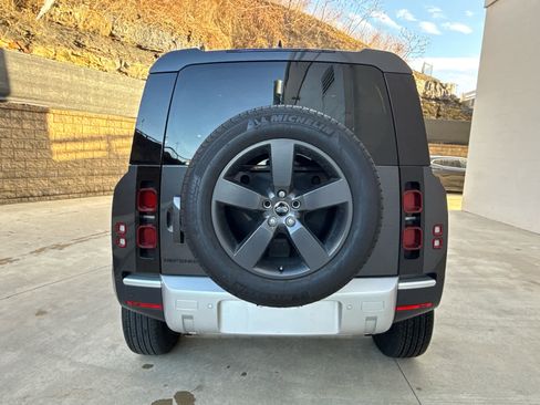 Certified 2024 Land Rover Defender 90 S image 4