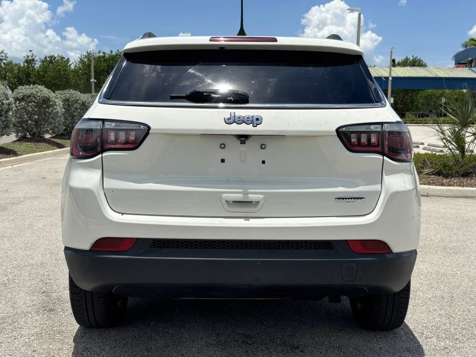Used 2018 Jeep Compass Latitude w/ Popular Equipment Group FWD image 7