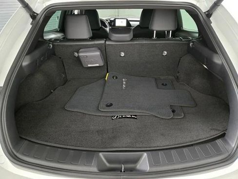 Certified 2025 Lexus UX 300h FWD w/ Accessory Package (Z1) image 19