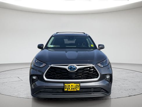 Used 2023 Toyota Highlander XLE AWD/4WD image 8
