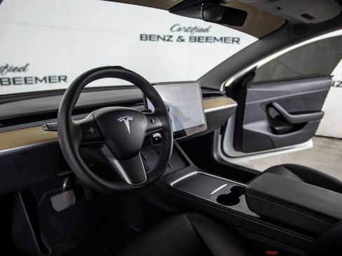 Used 2021 Tesla Model 3 Standard Range Plus image 23