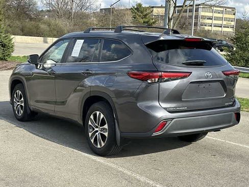 Used 2023 Toyota Highlander XLE AWD/4WD image 35