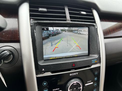 Used 2013 Ford Edge Limited image 19