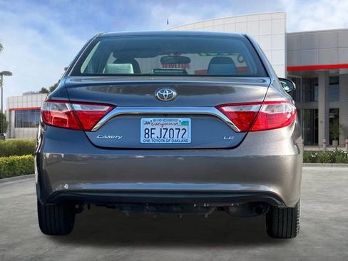 Used 2015 Toyota Camry LE image 5