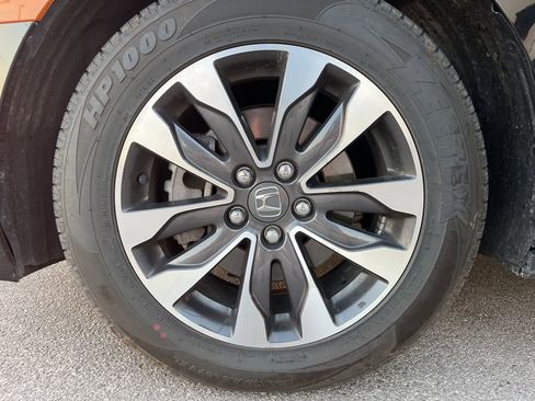 Used 2024 Honda Odyssey EX-L image 12