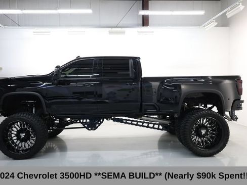 Used 2024 Chevrolet Silverado 3500 LTZ w/ LTZ Plus Package AWD/4WD image 4