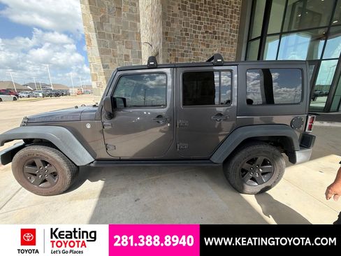 Used 2016 Jeep Wrangler Unlimited Sport AWD/4WD image 2
