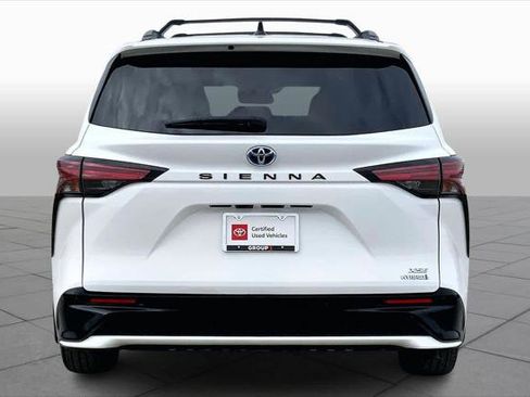 Certified 2024 Toyota Sienna XSE image 5