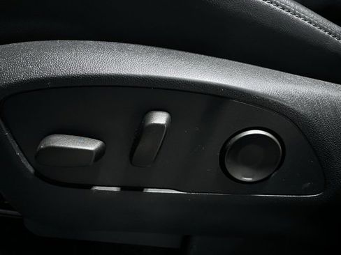 Used 2024 GMC Acadia Elevation image 23