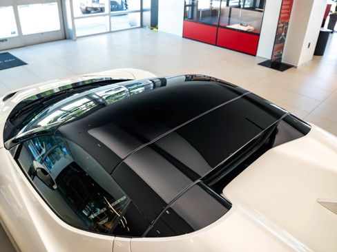 Used 2025 Ferrari SF90 Spider image 25