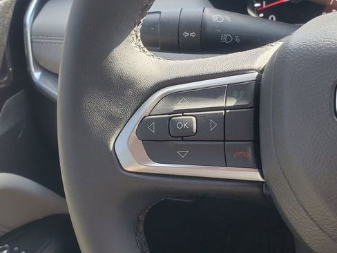 Used 2024 Jeep Compass Limited image 19