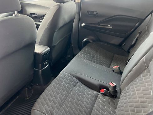 Used 2022 Nissan Kicks S image 9