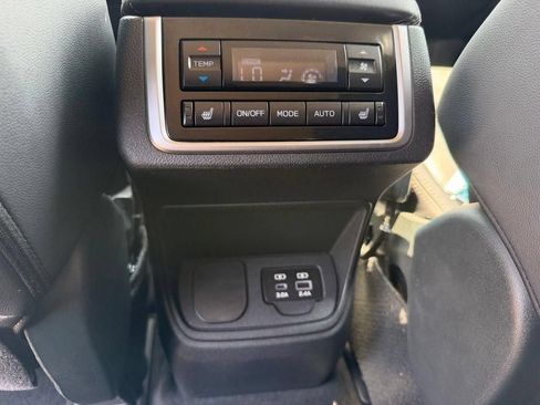 Used 2023 Subaru Ascent Limited AWD/4WD image 16