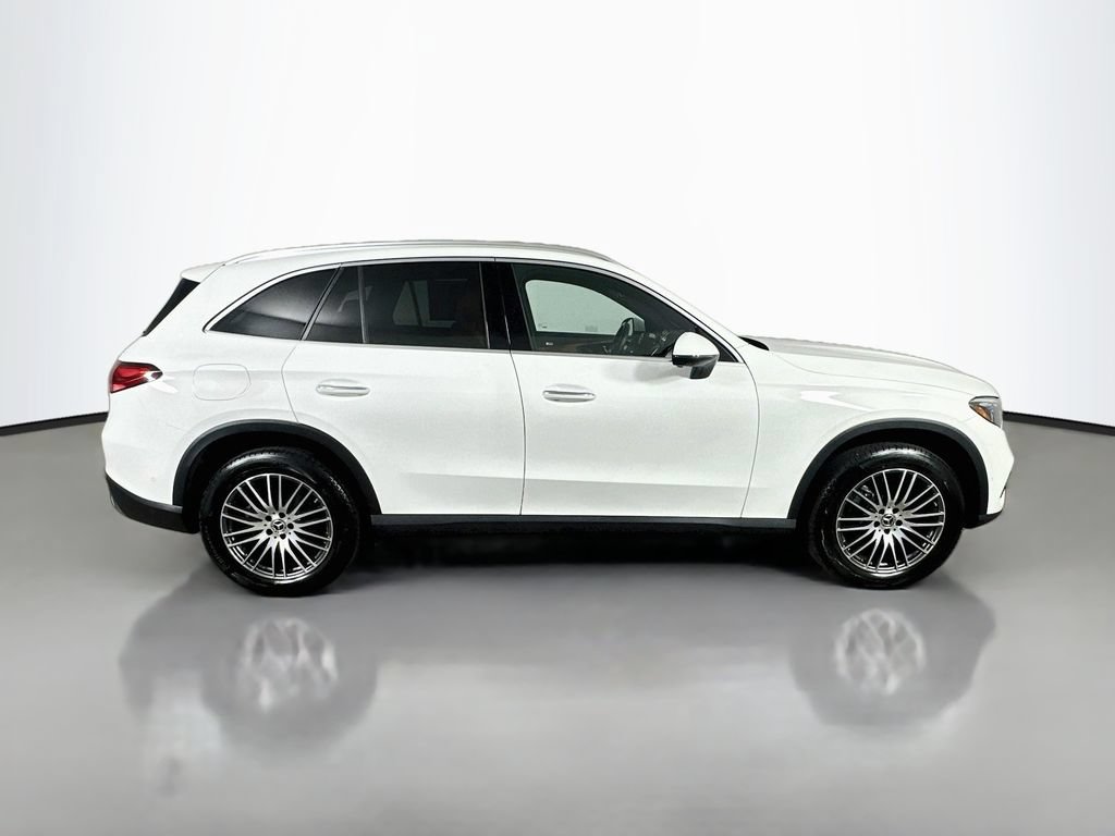 Used 2023 Mercedes-Benz GLC 300 4MATIC w/ Pinnacle Trim Package image 7