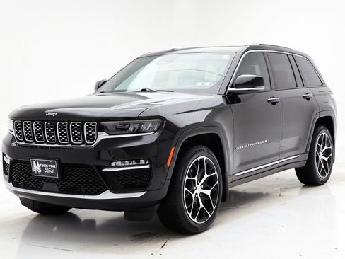 Used 2022 Jeep Grand Cherokee Summit image 2