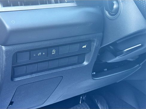 New 2026 Mitsubishi Outlander SE image 10