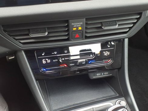Used 2025 Volkswagen Jetta Sport FWD image 21