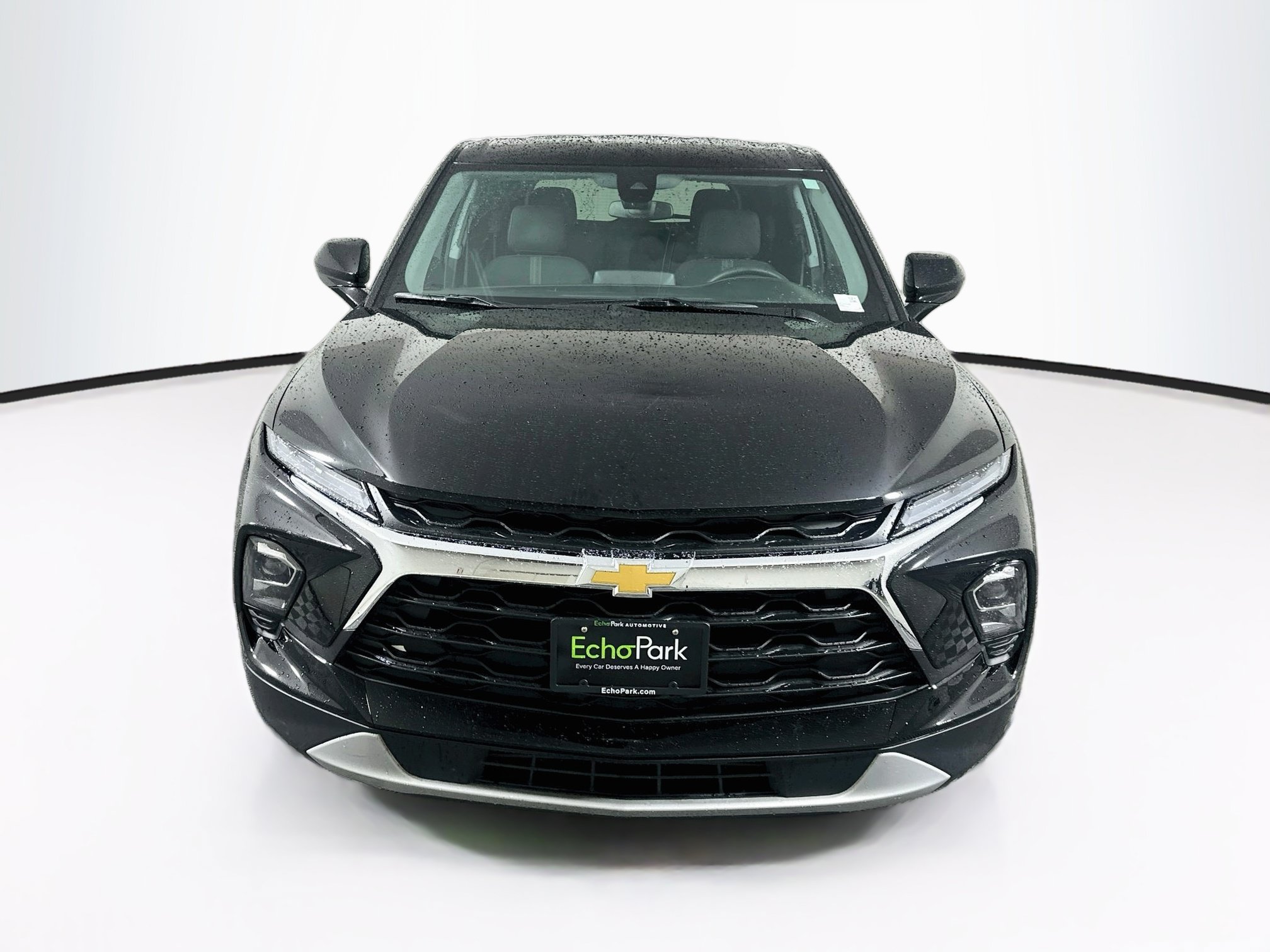 Used 2026 Chevrolet Blazer LT FWD image 2
