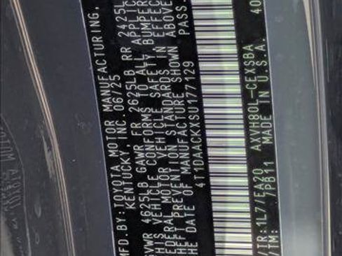 Used 2025 Toyota Camry SE FWD image 25