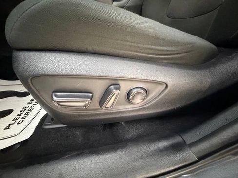 Used 2021 Toyota RAV4 XLE AWD/4WD image 27