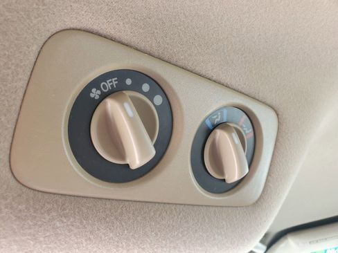 Used 2004 Honda Odyssey EX image 28