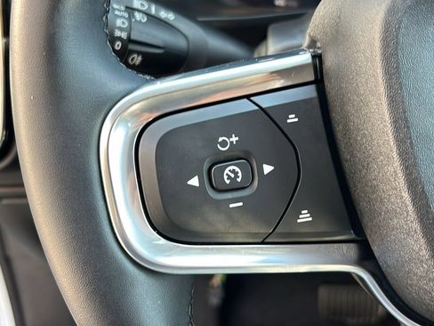 Certified 2026 Volvo XC40 B5 Plus AWD/4WD image 16