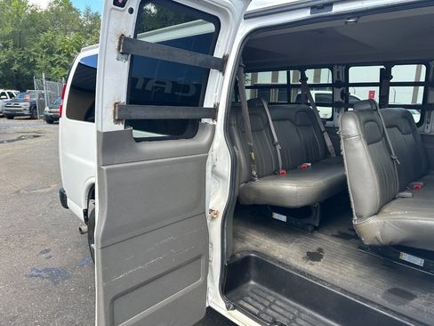 Used 2021 Chevrolet Express 3500 LS RWD image 35