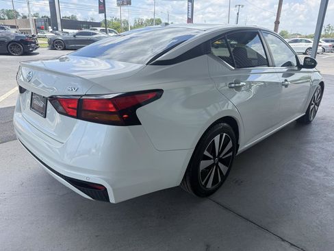 Used 2021 Nissan Altima 2.5 SV FWD image 4