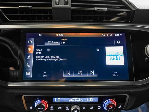 Used 2024 Audi Q3 2.0T Premium image 19