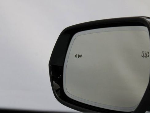 New 2026 Cadillac Lyriq Sport image 29