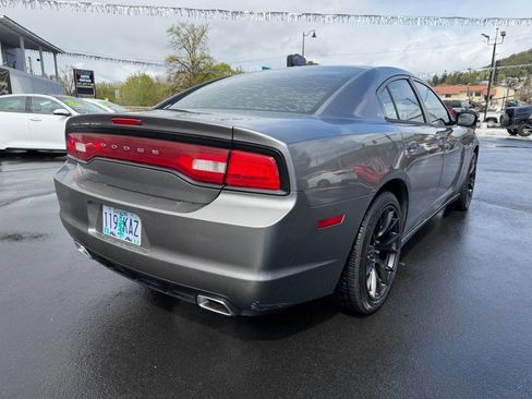 Used 2011 Dodge Charger SE image 21