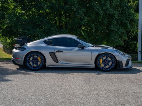 Certified 2024 Porsche 718 Cayman GT4 RS RWD image 8