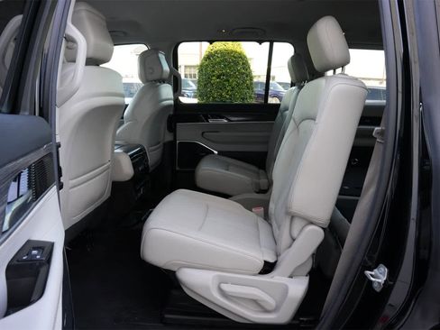 Used 2022 Jeep Wagoneer Series III w/ Convenience Group I image 19