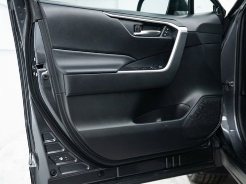 Used 2023 Toyota RAV4 XLE Premium image 23