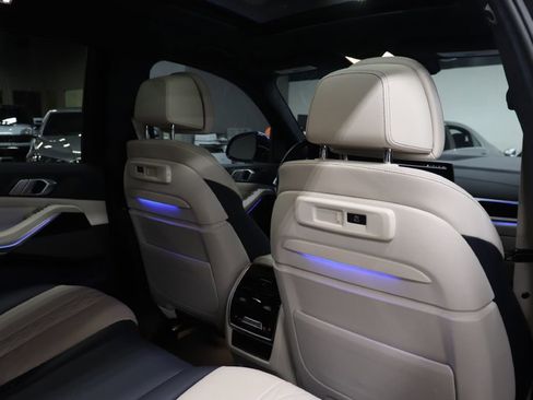 Used 2020 BMW X7 M50i w/ Dynamic Handling Package image 22