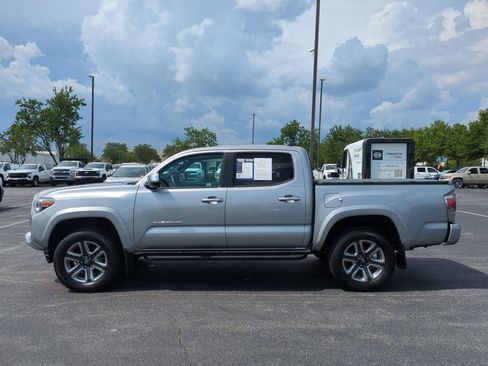 Used 2019 Toyota Tacoma Limited AWD/4WD image 7