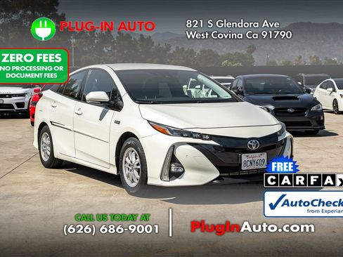 Used 2017 Toyota Prius Prime Advanced FWD image 3