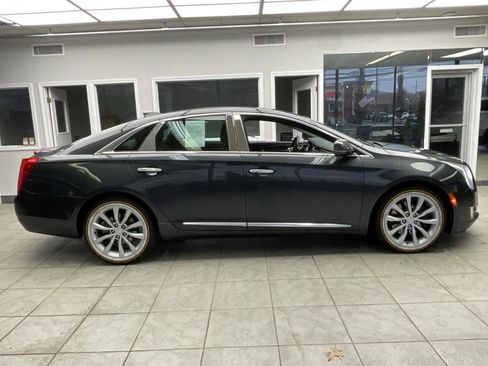 Used 2017 Cadillac XTS Luxury image 4